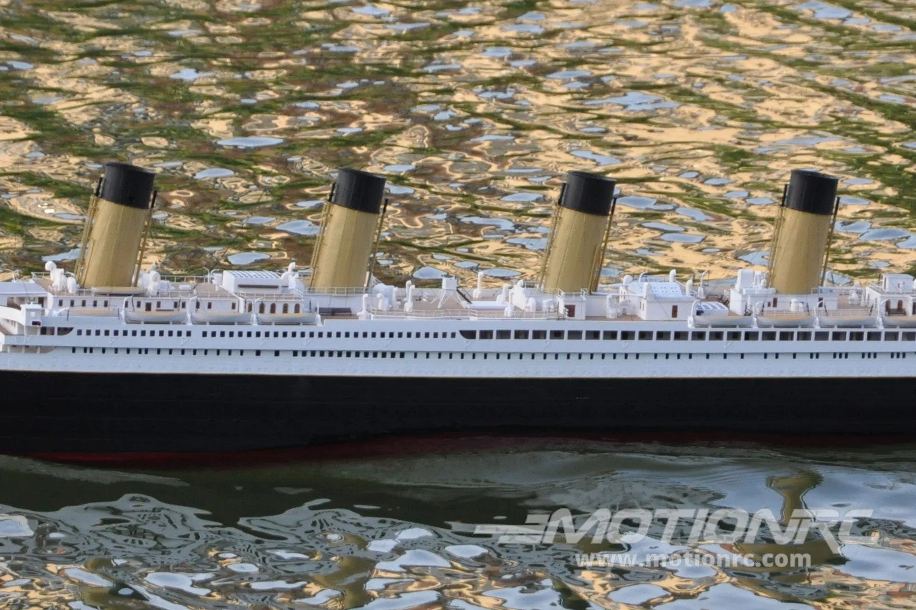Bancroft RMS Titanic 1/150 Scale 1800mm (70.2") British Liner - RTR