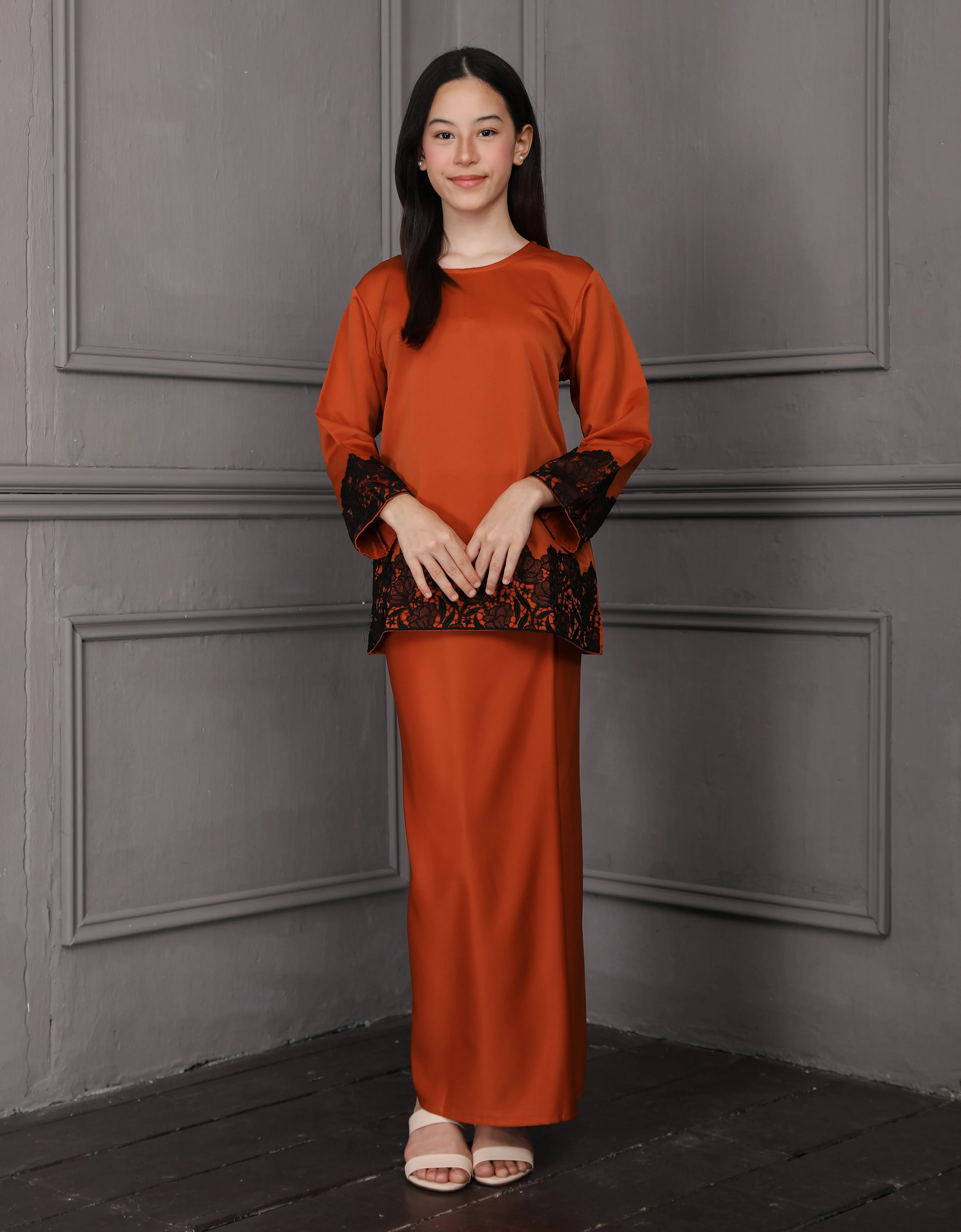 KIDS BAJU KURUNG KEDAH JULYA (BURNT RANGE)