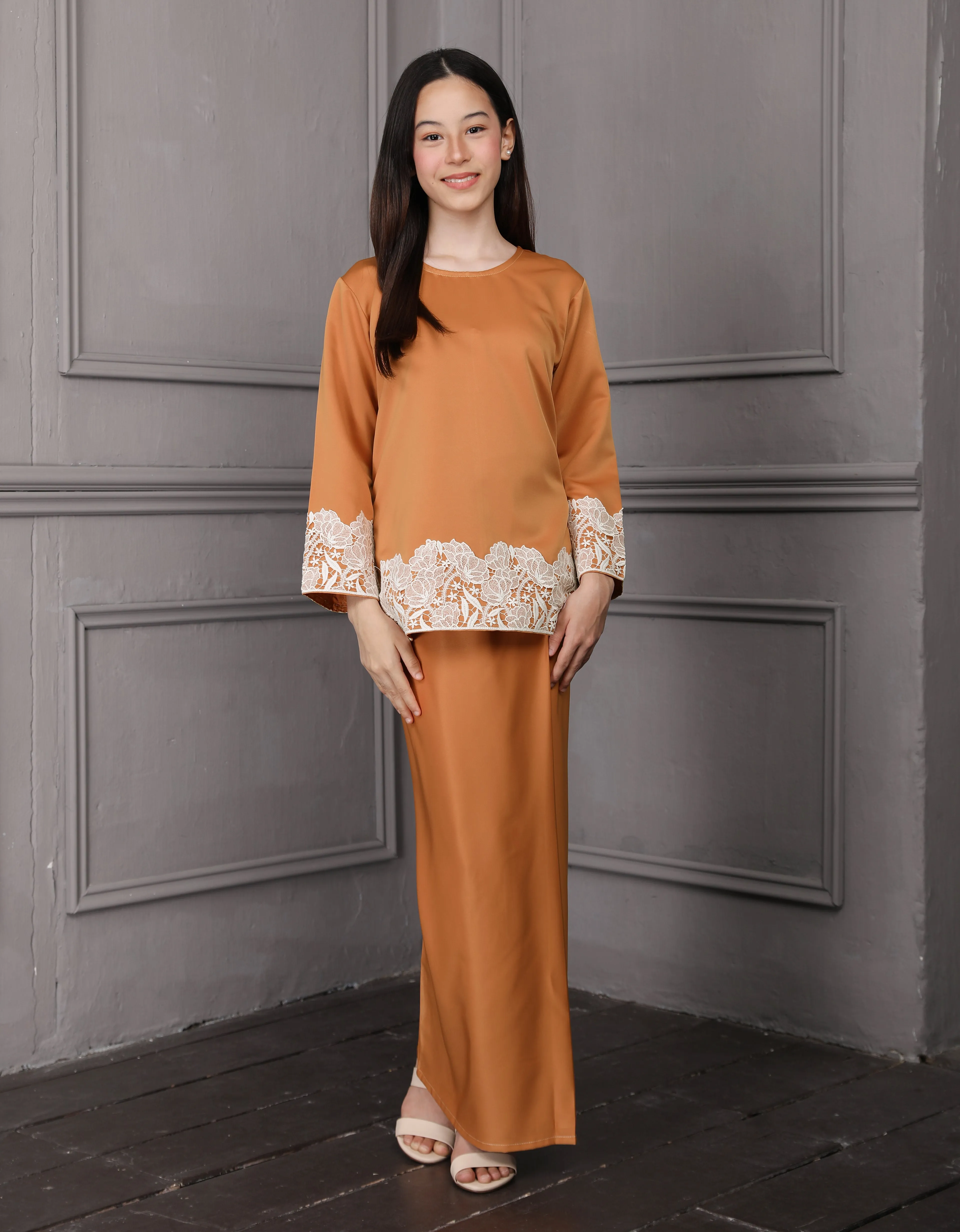 KIDS BAJU KURUNG KEDAH JULYA (TANGERINE)