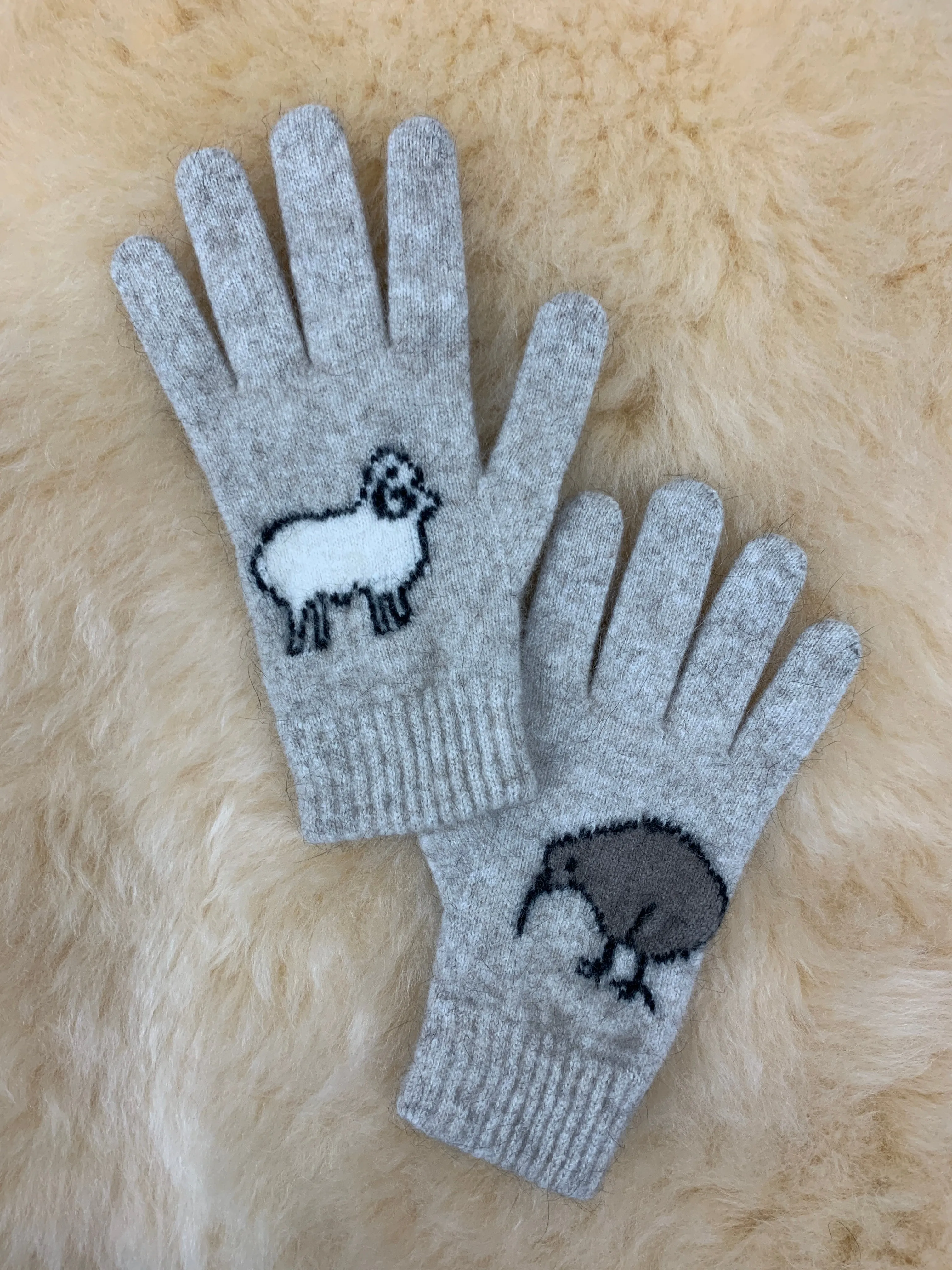 Merinosilk Kiwi Patch Gloves